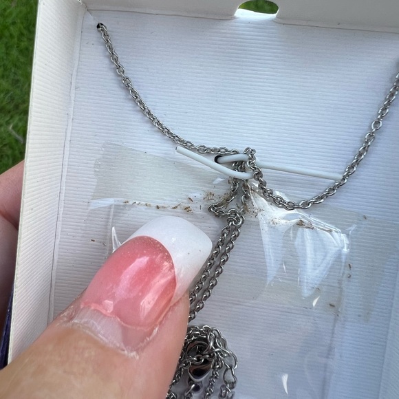 Connections from Hallmark Silver-tone Love Heart Pendant Necklace New in the Box - Picture 15 of 15